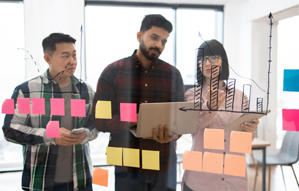 team brainstorming digital marketing strategy